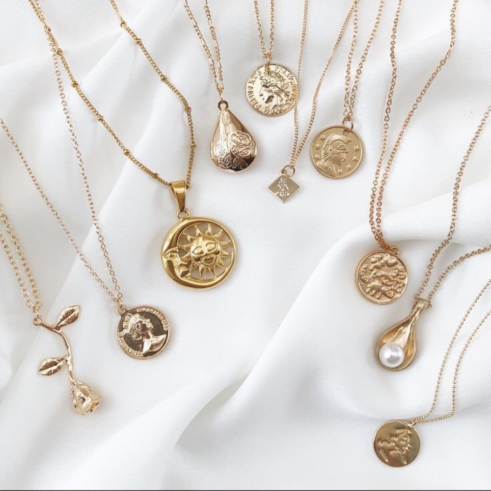 NEW Golden Rose Minimalist Pendent Necklace - Picture 4 of 8